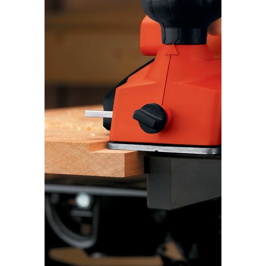 Chamfering groove feature of 5.2 Amp 3 and a quarter inch Planer.