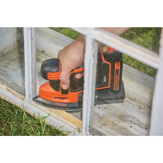 20 volt MAX Lithiuim Ion 4 Tool being used on a wooden structure.