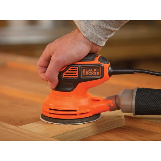 Compact and ergonomic design feature of 5 inch Random Orbital Sander.