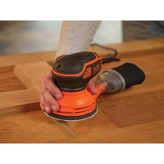 compact and ergonomic design feature of 5 inch Random Orbital Sander.