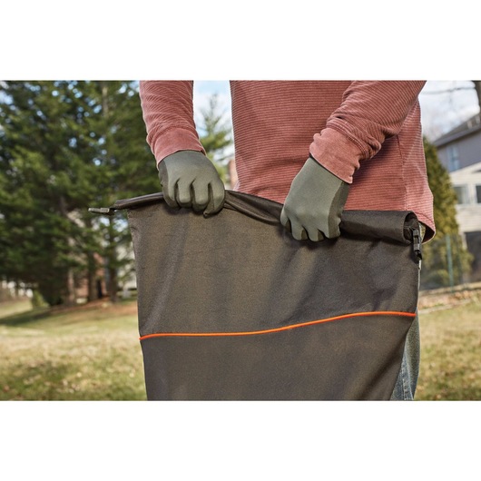 Easy to Wear Backpack with up to 2 X Bag Capacity feature of 3 in 1 VAC PACK 12 Amp Leaf Blower Vacuum and Mulcher.